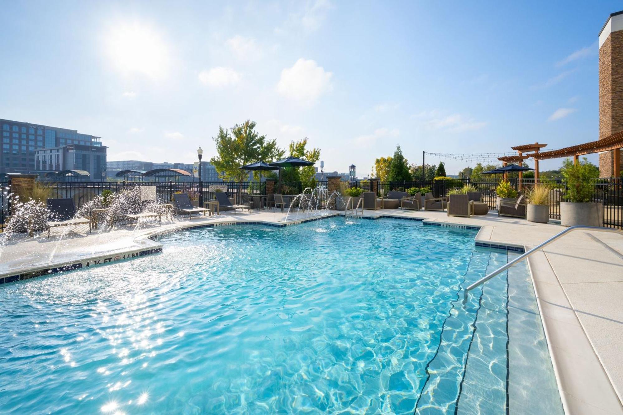 Courtyard By Marriott Columbus Phenix City Buitenkant foto