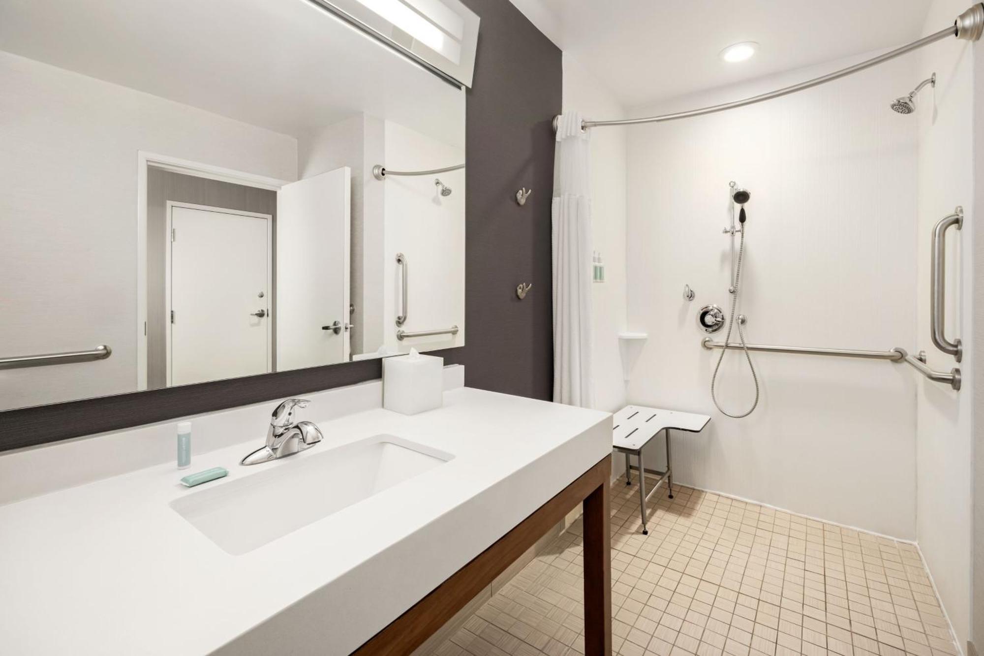 Courtyard By Marriott Columbus Phenix City Buitenkant foto